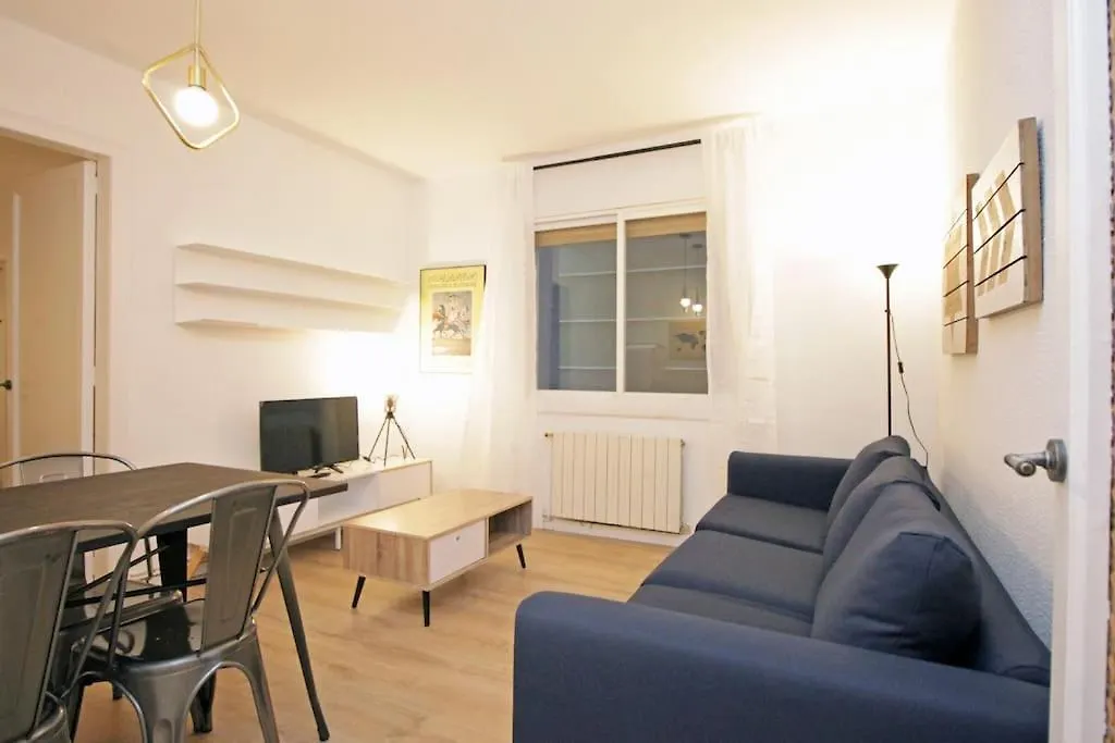 Bebarceloner Eixample Apartments - 2 Bedrooms